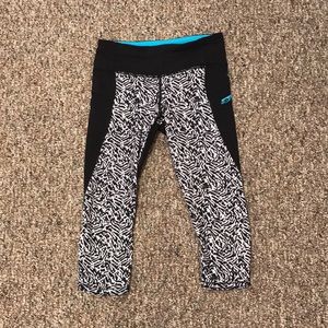 Patterned lululemon capris